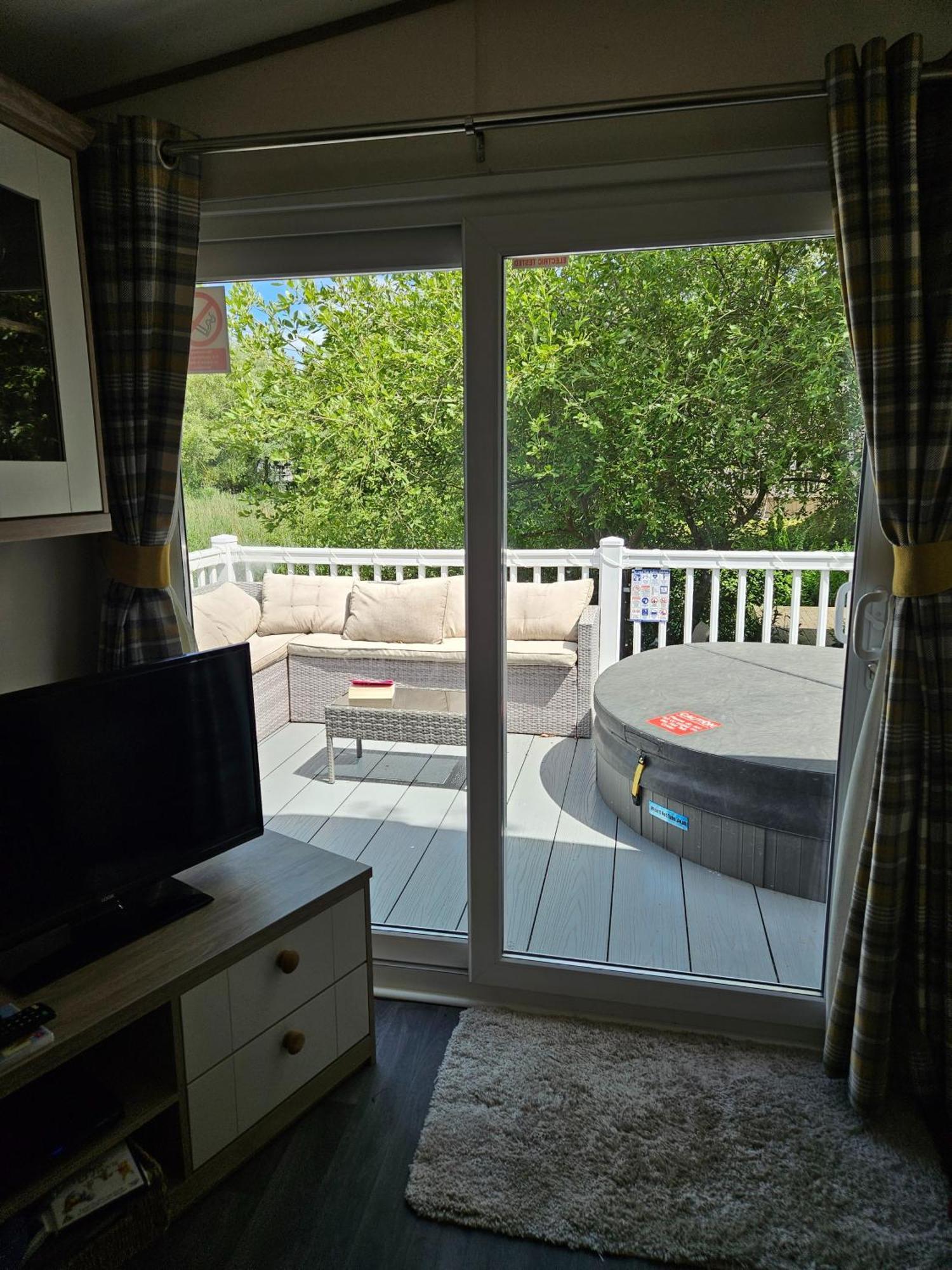 Luxury Lakeside Caravan With Hottub And Private Fishing Peg, Tattershall Lakes Экстерьер фото