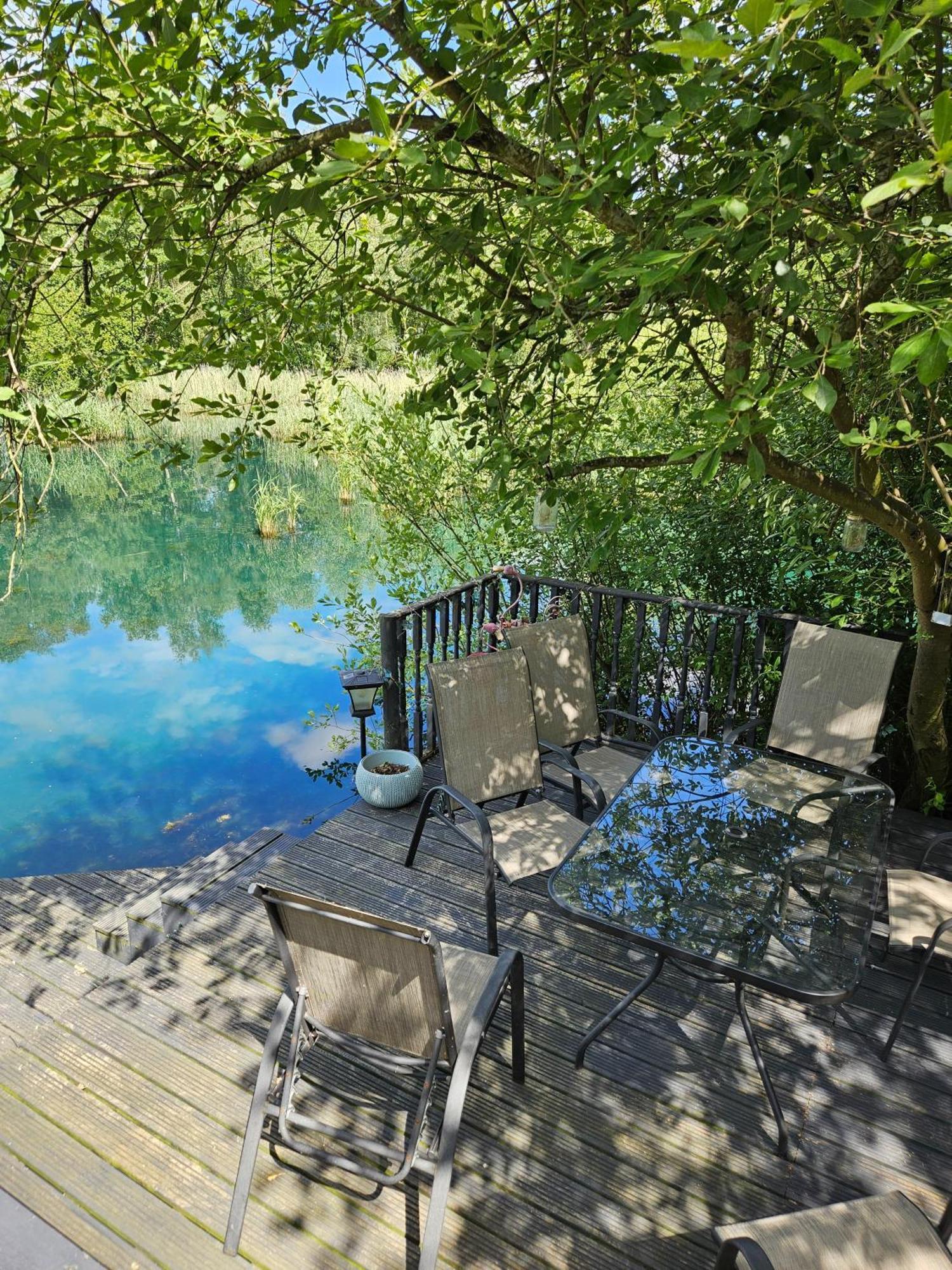Luxury Lakeside Caravan With Hottub And Private Fishing Peg, Tattershall Lakes Экстерьер фото
